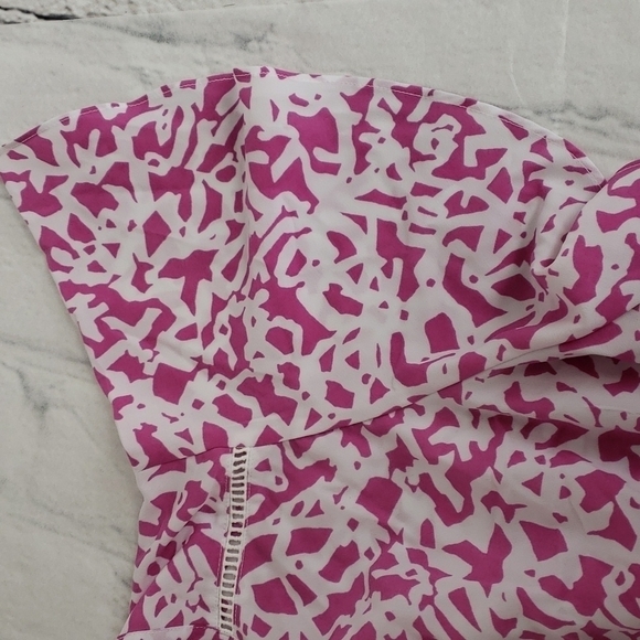 LANE Bryant Pink & White Flutter Short Sleeve Polyester Top Scoop Neck 26 EUC - Picture 8 of 11